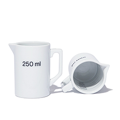Vintage HCT measuring cup 250ml